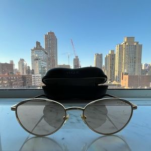 Vogue Gigi Hadid sunglasses - worn once- no scratches/damages-original case